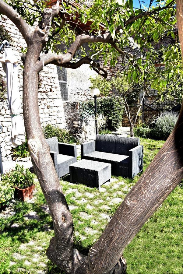 Вилла Il Giardino Di Adele Сермонета Экстерьер фото